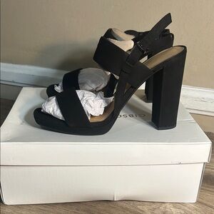 Gibson & Latimer Emmy 4” Block Heels Size 10